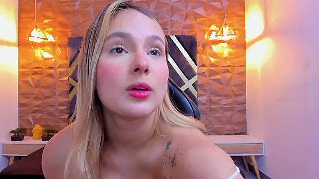 Emmaa white  online show from 02.24.26