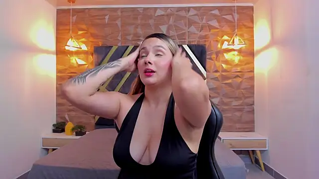 Emmaa white  online show from 04.16.26