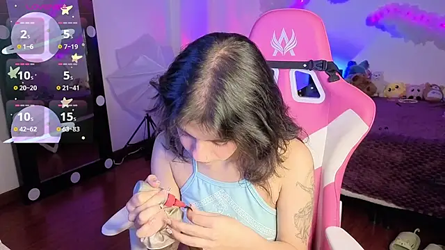 larah uwu online show from 11.26.25