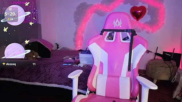 larah uwu online show from 02.13.26