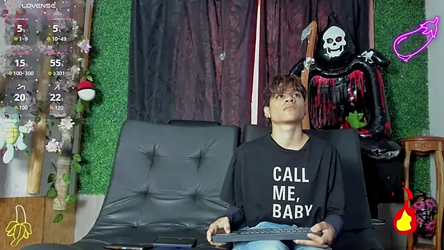 spicy adonhis online show from 10.30.25