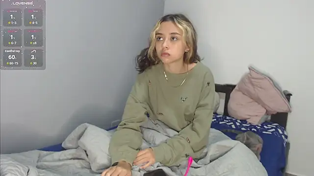 Snapshot of brisazanes chatting on 09.30.25 brisazanes online show from 09.30.25