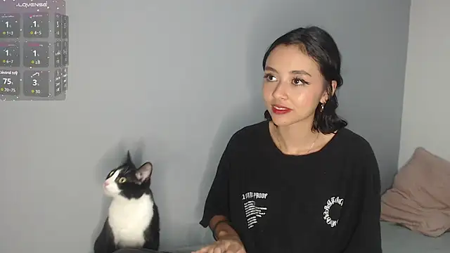 Snapshot of brisazanes chatting on 11.27.25 brisazanes online show from 11.27.25