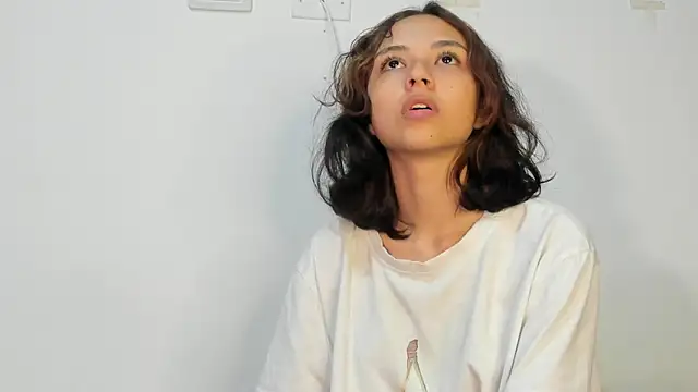 Snapshot of brisazanes chatting on 02.27.26 brisazanes online show from 02.27.26