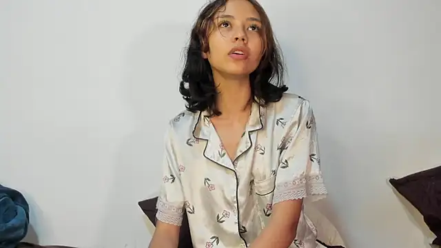 Snapshot of brisazanes chatting on 03.01.26 brisazanes online show from 03.01.26