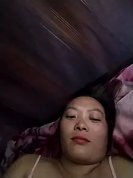 Snapshot of Thuyta chatting on 09.09.25 Thuyta online show from 09.09.25