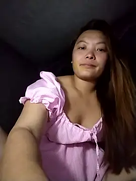 Snapshot of Thuyta chatting on 09.13.25 Thuyta online show from 09.13.25