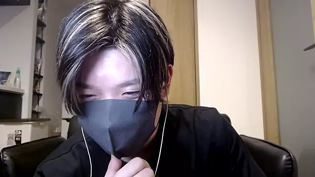 Snapshot of Mei-Tanaka chatting on 09.25.25 Mei-Tanaka online show from 09.25.25