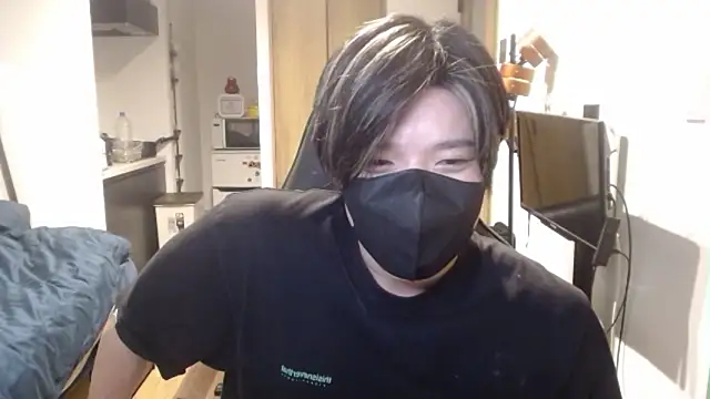 Snapshot of Mei-Tanaka chatting on 10.15.25 Mei-Tanaka online show from 10.15.25