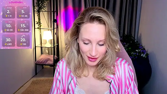 BiancaHelo online show from 12.16.25