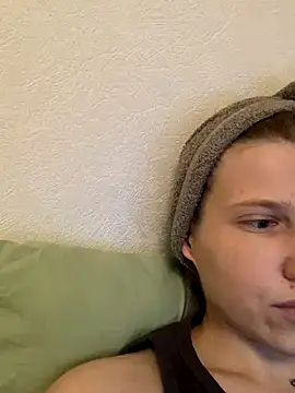 Snapshot of Leya_F chatting on 09.18.25 Leya F online show from 09.18.25