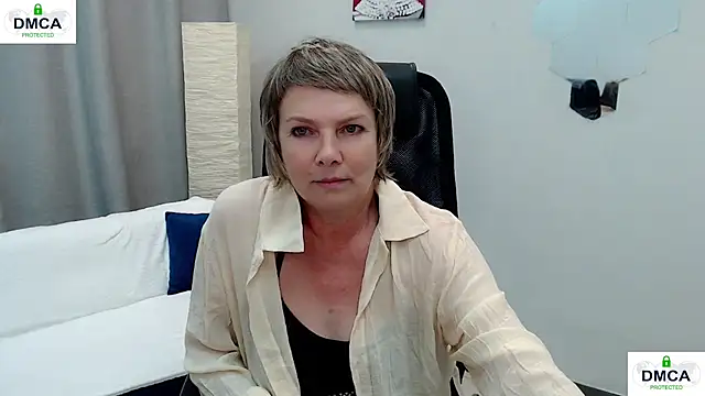 Snapshot of Pion_01 chatting on 10.29.25 Pion 01 online show from 10.29.25