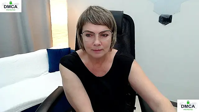 Snapshot of Pion_01 chatting on 11.17.25 Pion 01 online show from 11.17.25