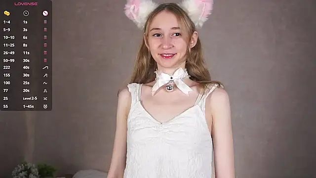 Snapshot of BeatrixHiett chatting on 09.13.25 BeatrixHiett online show from 09.13.25