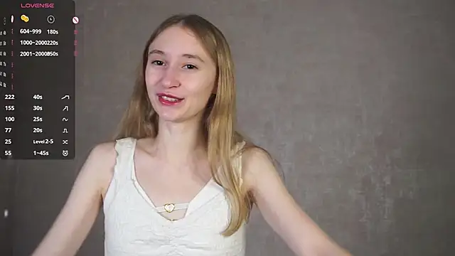 Snapshot of BeatrixHiett chatting on 09.26.25 BeatrixHiett online show from 09.26.25