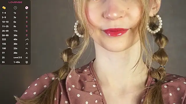 Snapshot of BeatrixHiett chatting on 09.27.25 BeatrixHiett online show from 09.27.25
