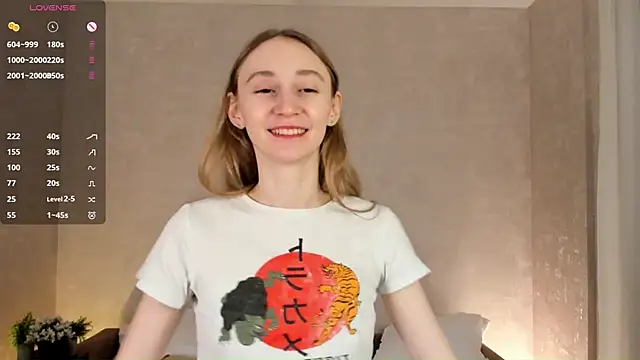 Snapshot of BeatrixHiett chatting on 10.18.25 BeatrixHiett online show from 10.18.25
