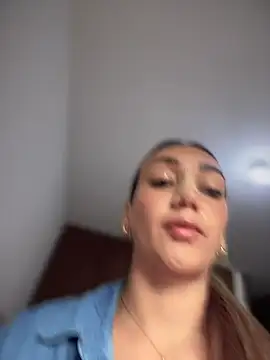 Ninabigtitied online show from 04.21.26