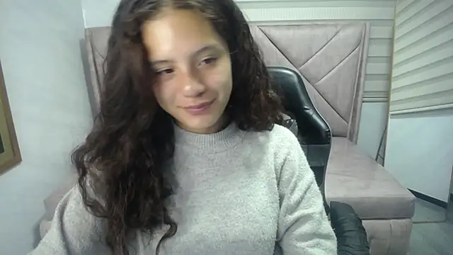 Velvet Moon V online show from 10.07.25