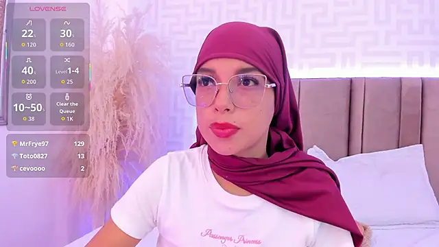 Snapshot of naishaa_ chatting on 04.15.26 naishaa online show from 04.15.26