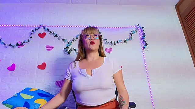 naomi diamond  online show from 10.23.25