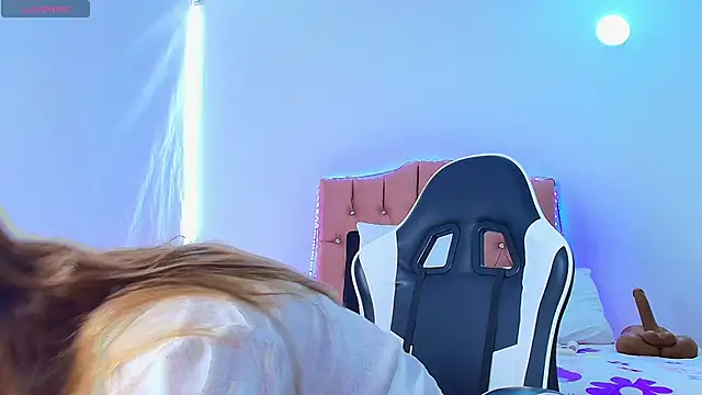 Snapshot of naomi_diamond_ chatting on 05.01.26 naomi diamond online show from 05.01.26