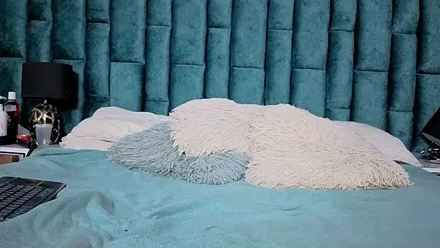 Snapshot of Emma_Foxi chatting on 02.17.26 Emma Foxi online show from 02.17.26