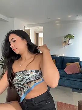 Lily June online show from 10.16.25