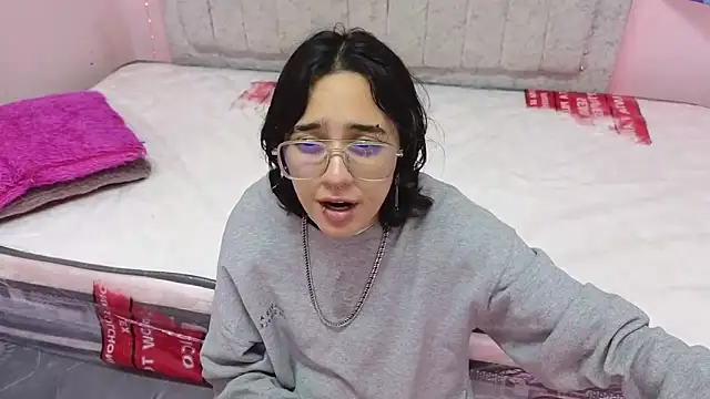 katalinathxandbritney1 online show from 09.14.25