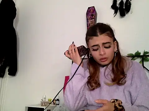 Snapshot of piccolaflo chatting on 04.03.26 piccolaflo online show from 04.03.26
