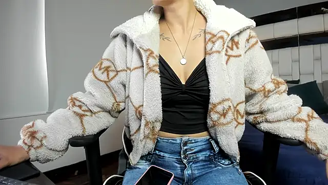 Adhara7 online show from 10.23.25