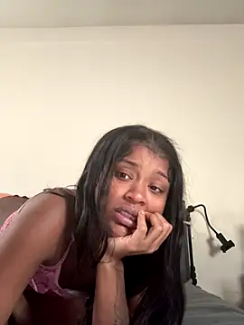 PrettyBabriexox online show from 10.28.25