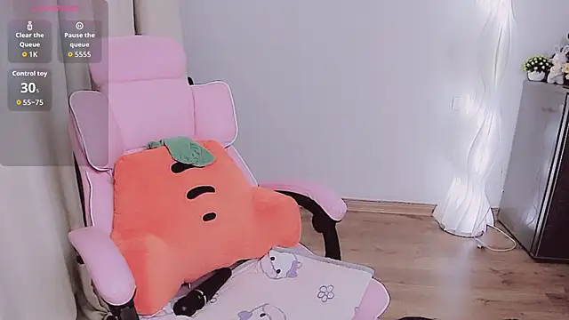 Snapshot of Miu-999 chatting on 11.08.25 Miu-999 online show from 11.08.25