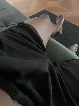 Snapshot of envolvemteX chatting on 12.05.25 envolvemteX online show from 12.05.25