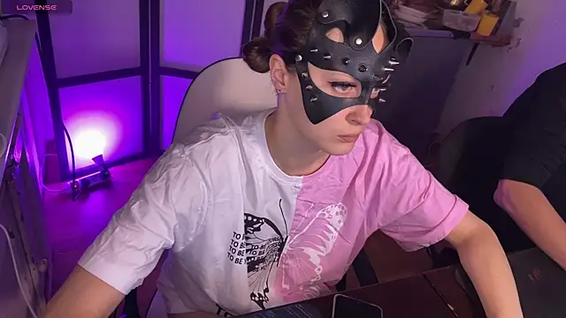 Snapshot of cutemilana_sexwife chatting on 11.09.25 cutemilana sexwife online show from 11.09.25