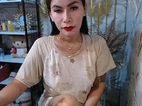 Snapshot of tshot_izzy_88 chatting on 04.29.26 tshot izzy 88 online show from 04.29.26