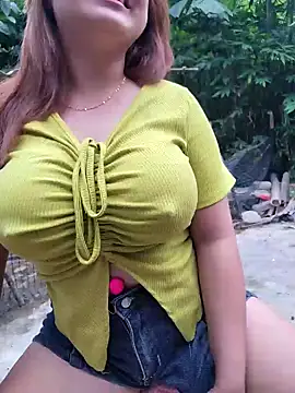 Snapshot of Akira_sera chatting on 10.31.25 Akira sera online show from 10.31.25