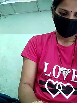 poojam93 online show from 09.18.25