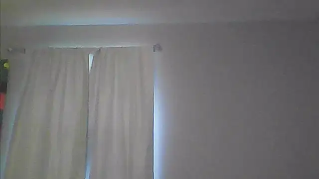 Snapshot of sarahkat86 chatting on 05.05.26 sarahkat86 online show from 05.05.26