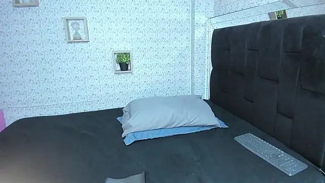 lisa logan online show from 02.15.26