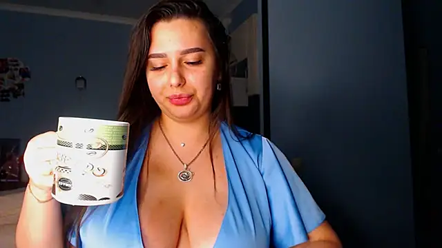 Snapshot of NikiWhite chatting on 09.15.25 NikiWhite online show from 09.15.25