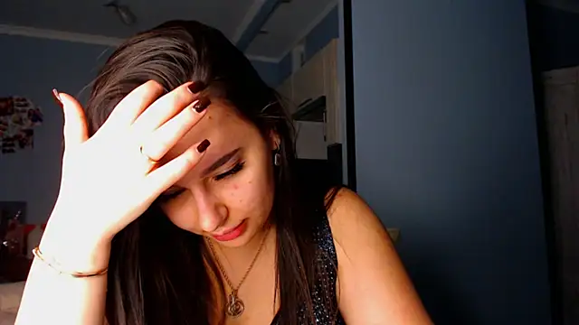 Snapshot of NikiWhite chatting on 09.25.25 NikiWhite online show from 09.25.25