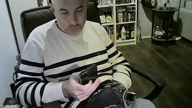 Snapshot of Chrisprngr chatting on 04.07.26 Chrisprngr online show from 04.07.26