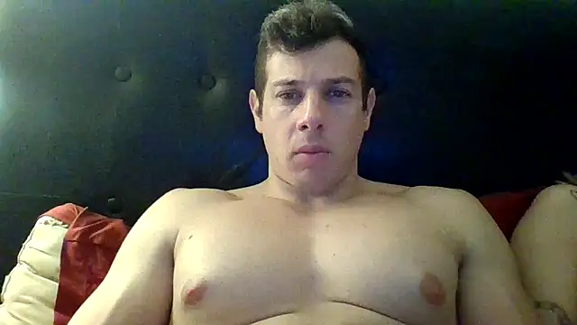 Snapshot of luca23millo90 chatting on 10.02.25 luca23millo90 online show from 10.02.25