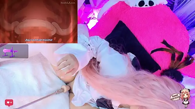 Snapshot of mitsuki-- chatting on 10.26.25 mitsuki-- online show from 10.26.25