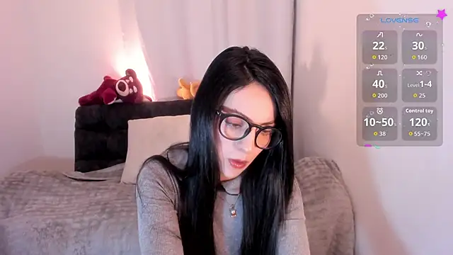 Snapshot of sarah_saenz_ chatting on 05.15.26 sarah saenz online show from 05.15.26