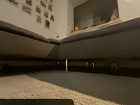 Honeymoon1985 online show from 04.02.26