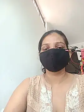 Snapshot of soni_yhakur chatting on 05.19.26 soni yhakur online show from 05.19.26