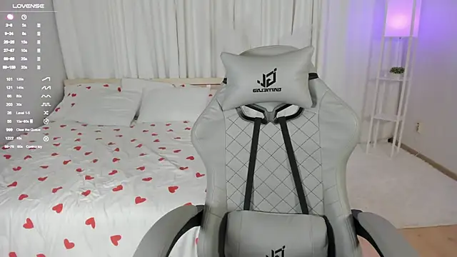 LiliaMoons online show from 09.28.25