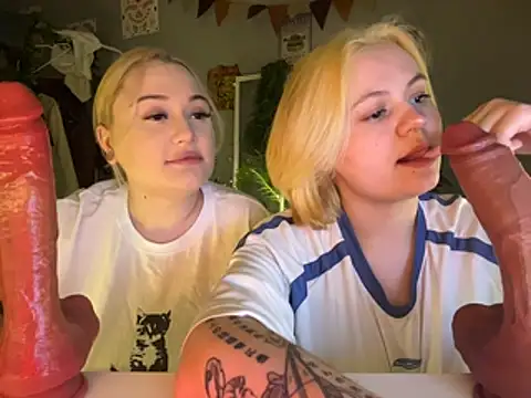 MoonIvy  online show from 02.19.26